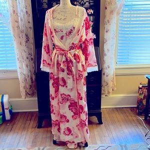 Women’s Plus Size Amoureuse Long Night Gown Set, Size 18/20